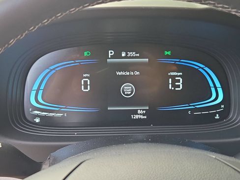 Used 2026 Hyundai Venue SEL FWD image 9