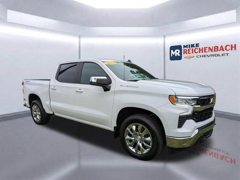Used 2023 Chevrolet Silverado 1500 LT AWD/4WD image 2