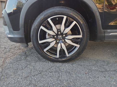 Used 2021 Honda Pilot Touring image 8