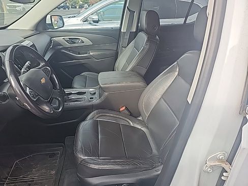 Used 2020 Chevrolet Traverse LT w/ Driver Confidence II Package image 22