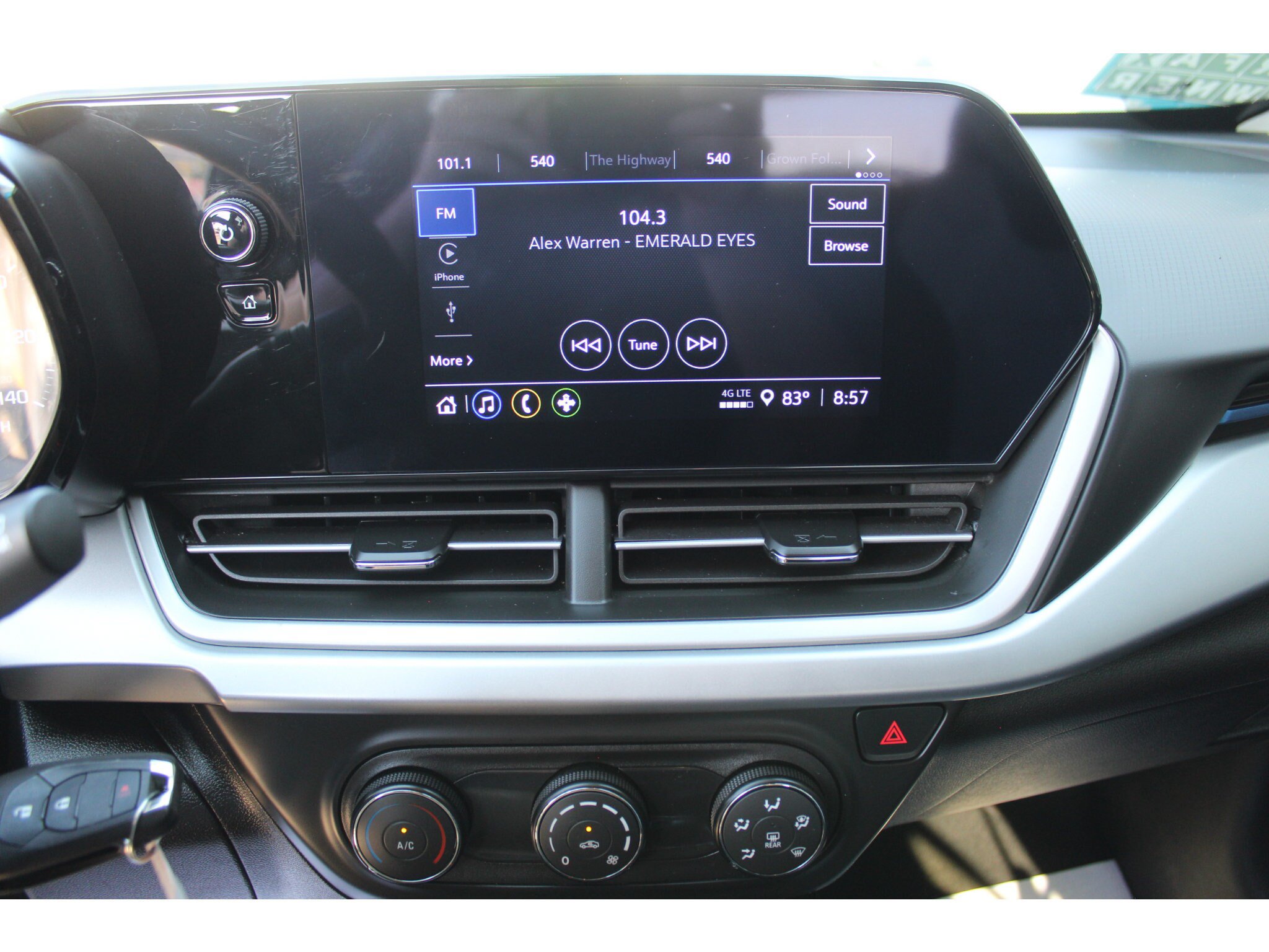 Used 2025 Chevrolet Trax LS FWD image 11
