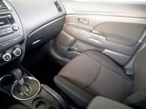 Used 2017 Mitsubishi Outlander Sport ES image 25