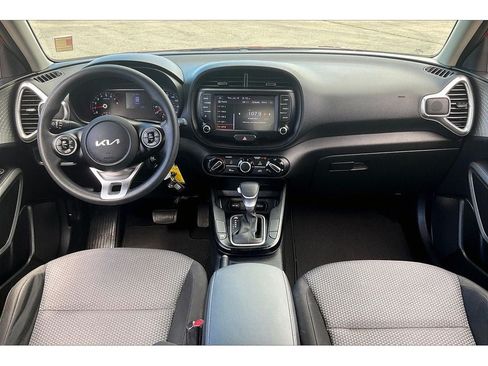 Used 2022 Kia Soul LX w/ Technology Package FWD image 17