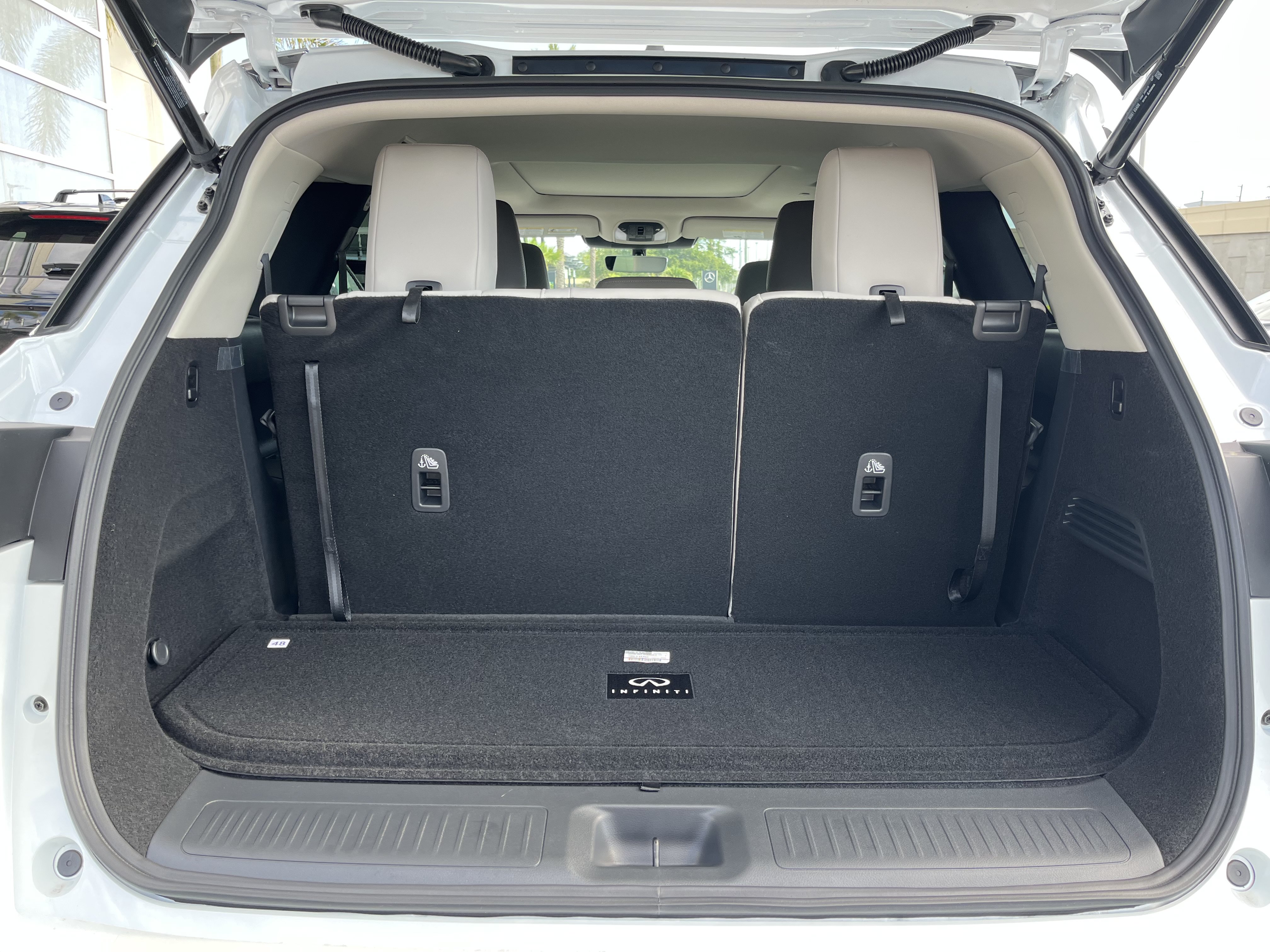 New 2027 INFINITI QX60 Luxe w/ Cargo Package FWD image 19