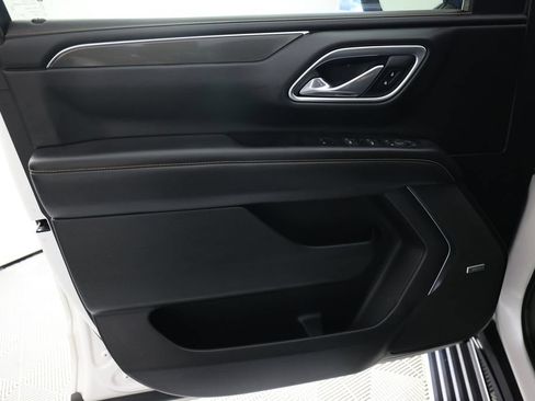 Used 2021 GMC Yukon AT4 w/ AT4 Premium Plus Package AWD/4WD image 19