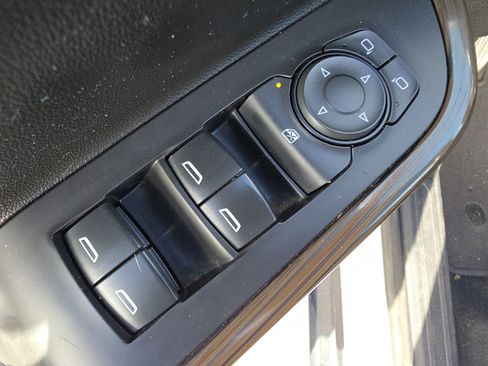 Used 2019 GMC Acadia SLE image 13