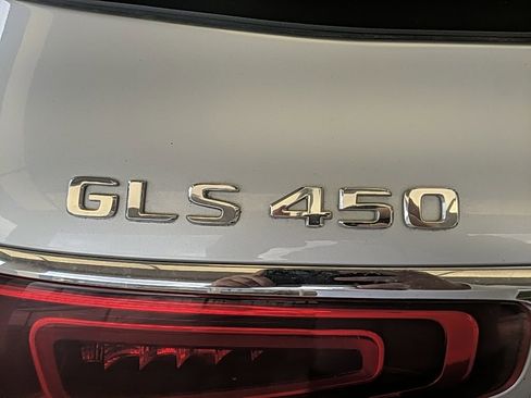 Used 2022 Mercedes-Benz GLS 450 4MATIC image 8