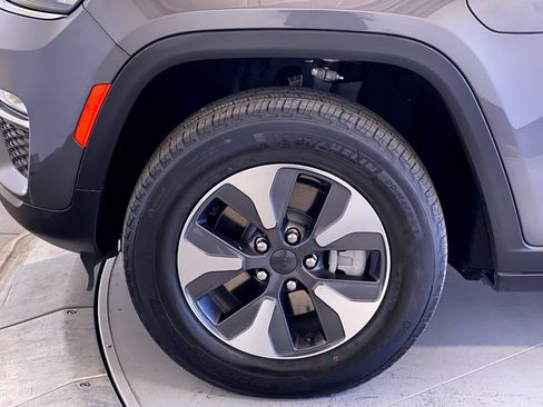 Used 2022 Jeep Grand Cherokee Limited 4xe AWD/4WD image 12