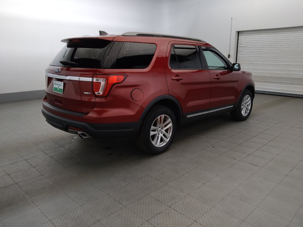 Used 2018 Ford Explorer XLT AWD/4WD image 10