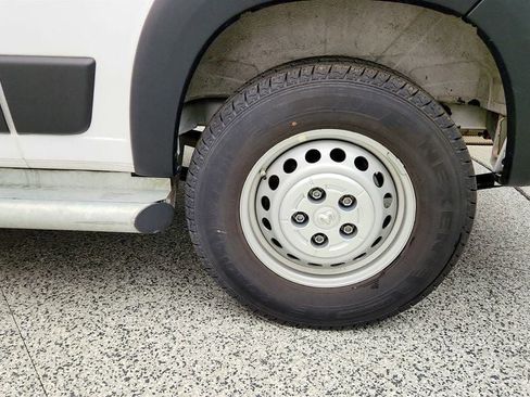 Used 2025 RAM ProMaster 2500 w/ U-Haul Equipment Group FWD image 9