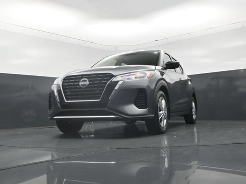 Used 2025 Nissan Kicks Play S FWD image 32