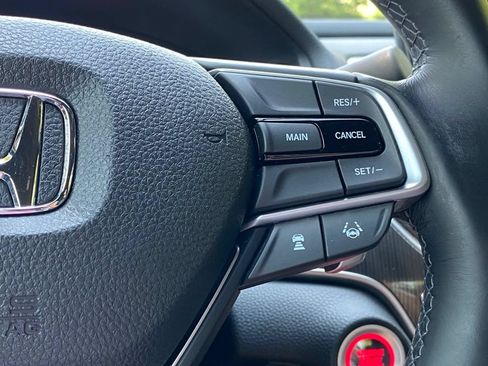 Used 2018 Honda Accord Sport image 20