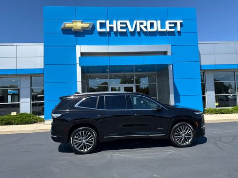 Used 2025 Buick Enclave Avenir w/ Super Cruise Package AWD/4WD image 18