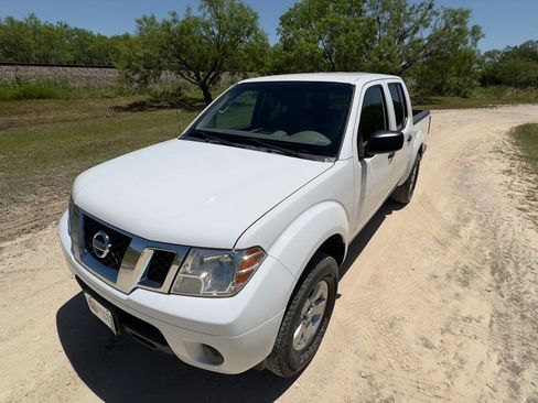 Used 2012 Nissan Frontier SV RWD image 8