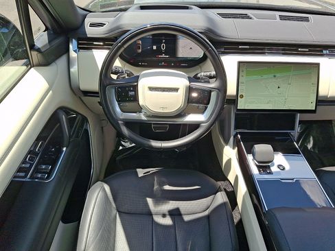 Used 2024 Land Rover Range Rover Long Wheelbase SE AWD/4WD image 4