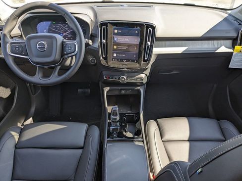 New 2025 Volvo XC40 B5 Ultra w/ Climate Package image 13