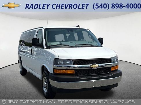 Certified 2024 Chevrolet Express 3500 LT w/ LT Preferred Equipment Group RWD image 18
