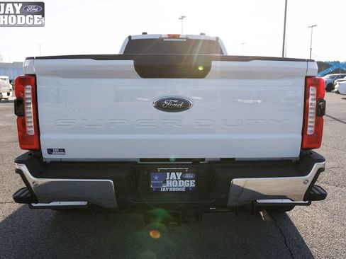 Certified 2025 Ford F450 XLT w/ 360-Degree Camera Package image 9