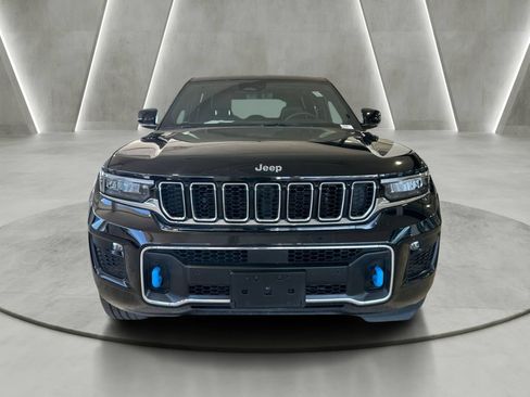 Used 2023 Jeep Grand Cherokee Overland w/ Luxury Tech Group IV AWD/4WD image 2