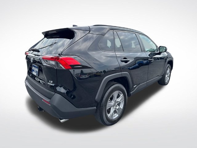 Used 2022 Toyota RAV4 LE AWD/4WD image 5