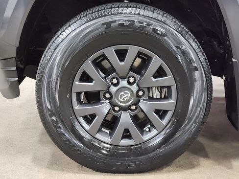 Used 2022 Toyota Tacoma SR5 RWD image 24
