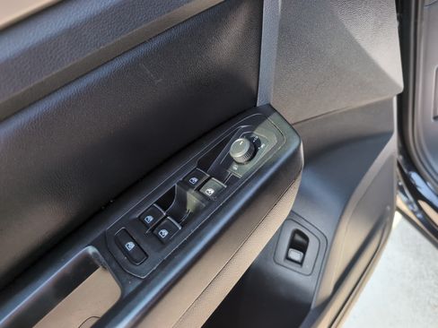 Used 2019 Volkswagen Atlas SE w/ Panoramic Sunroof Package FWD image 15
