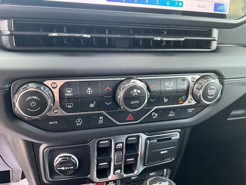 New 2026 Jeep Wrangler Unlimited Rubicon AWD/4WD image 23