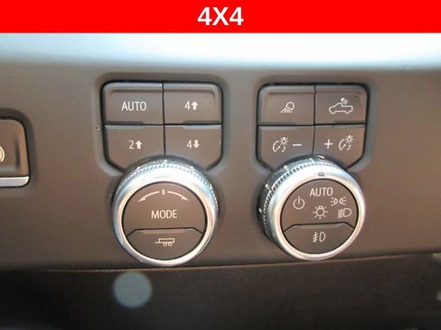 Used 2025 GMC Sierra 2500 AT4 w/ AT4 Premium Plus Package AWD/4WD image 33