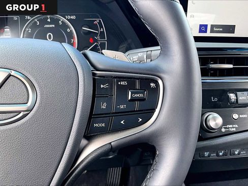 Used 2025 Lexus ES 350 w/ Premium Package FWD image 22