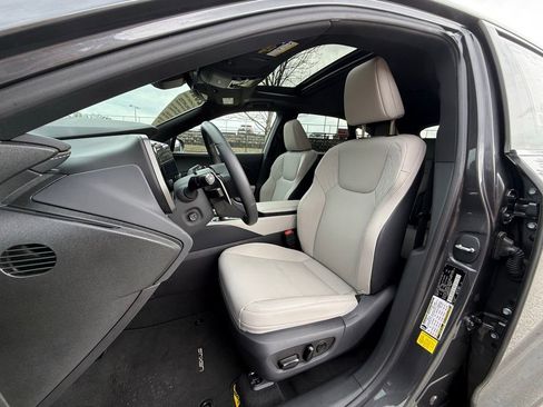 Used 2025 Lexus RX 350 Premium w/ Accessory Package (Z1) image 21