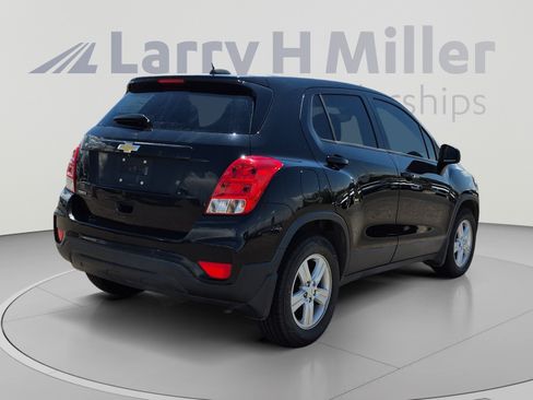 Used 2020 Chevrolet Trax LS w/ Tint and Cruise Package FWD image 5