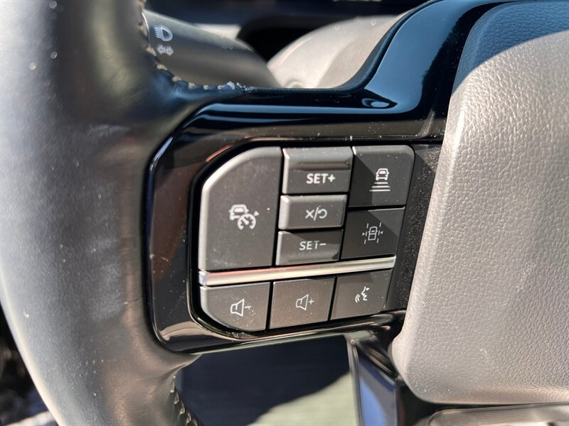 Used 2023 Ford F150 Lightning Platinum AWD/4WD image 31