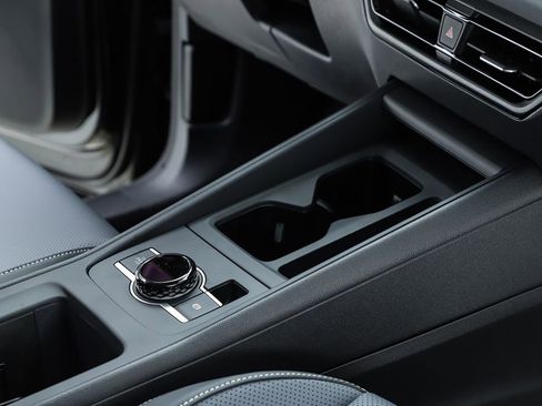 New 2026 Volkswagen Tiguan SE image 34