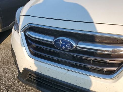 Used 2018 Subaru Outback 3.6R Touring AWD/4WD image 5