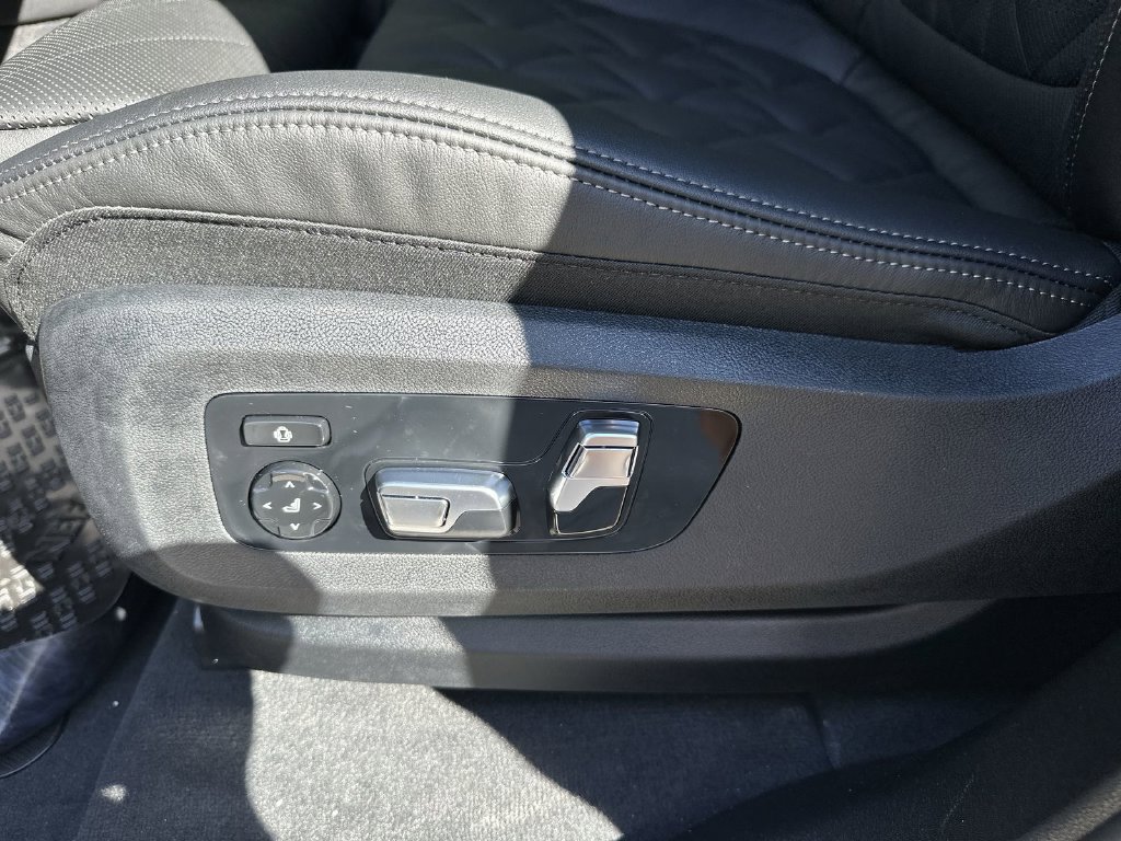 Used 2026 BMW X5 xDrive50e w/ M Sport Package AWD/4WD image 15
