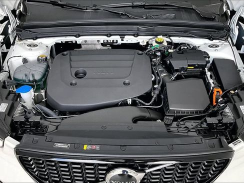 New 2026 Volvo XC40 B5 Plus w/ Protection Package Premier AWD/4WD image 25