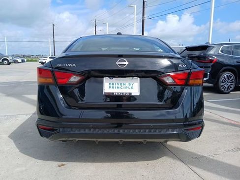 Used 2024 Nissan Altima 2.5 SV FWD image 29