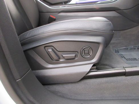 Used 2020 Audi Q8 Premium Plus image 27