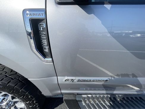Used 2021 Ford F250 Lariat w/ Lariat Ultimate Package AWD/4WD image 32