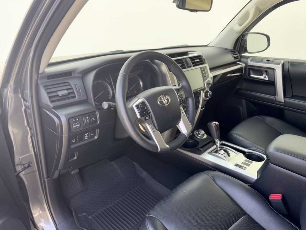Used 2022 Toyota 4Runner Limited AWD/4WD image 7