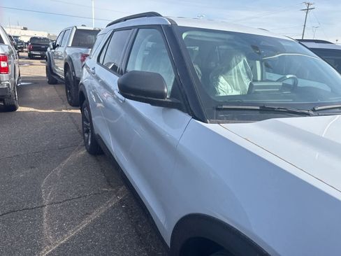 New 2026 Ford Explorer Active w/ Active Comfort Package image 16