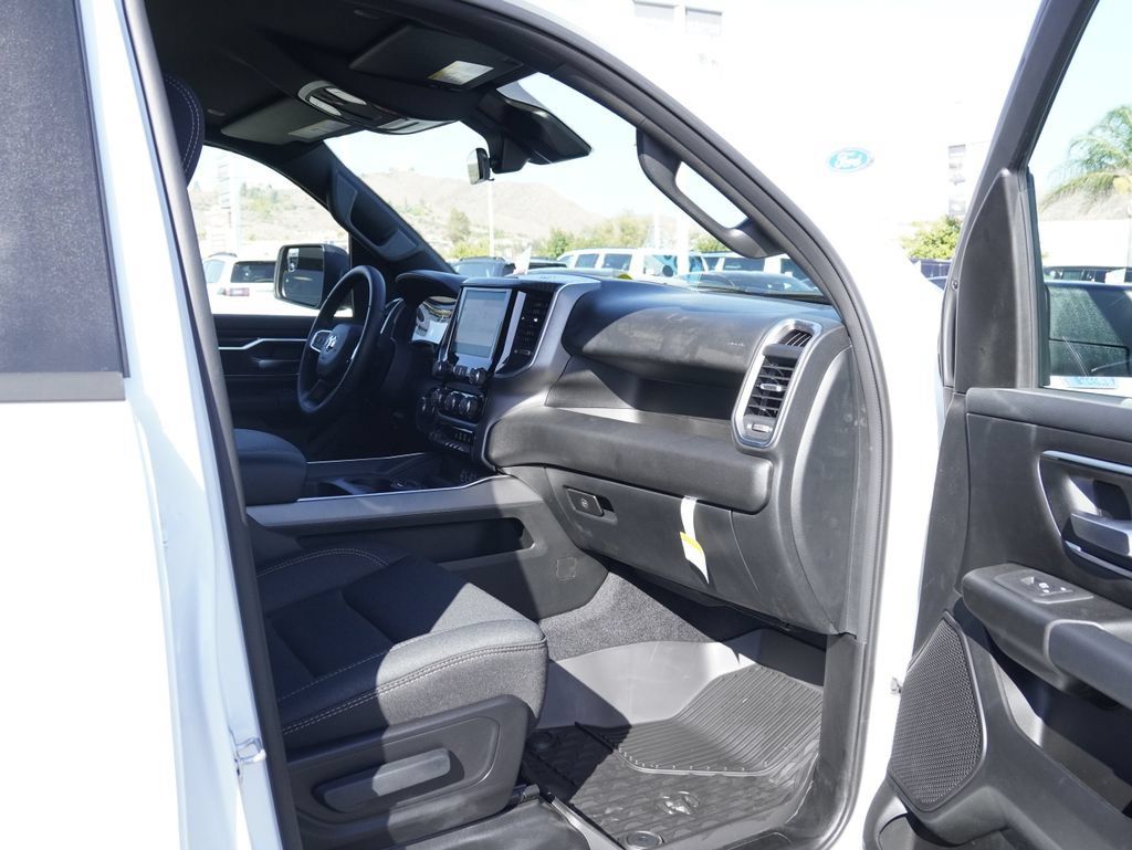 New 2026 RAM 1500 Big Horn w/ Sport Appearance Package AWD/4WD image 32