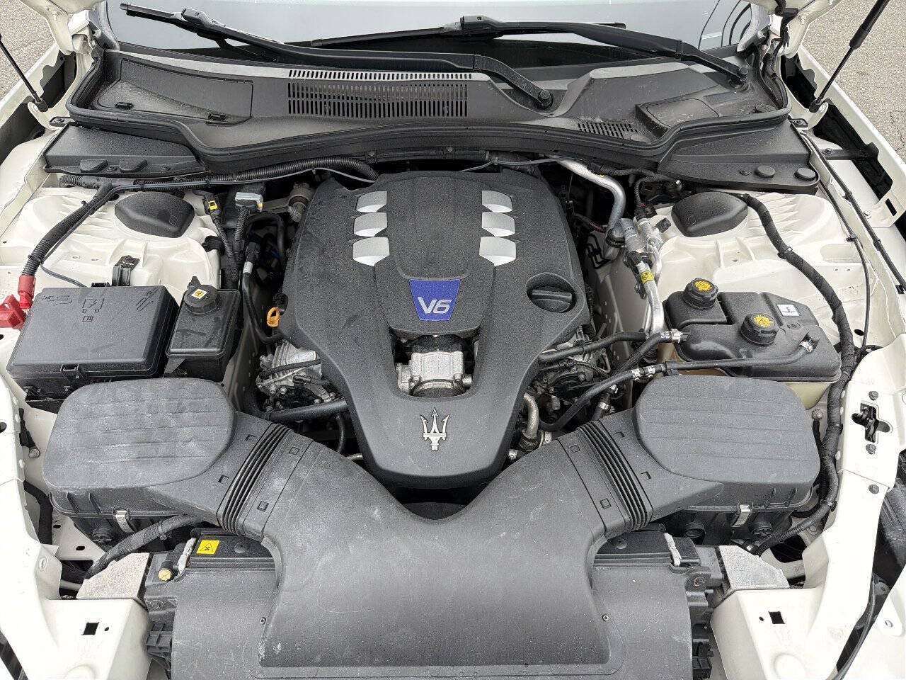 Used 2016 Maserati Ghibli S RWD image 12