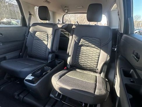 New 2025 Nissan Pathfinder SV image 17