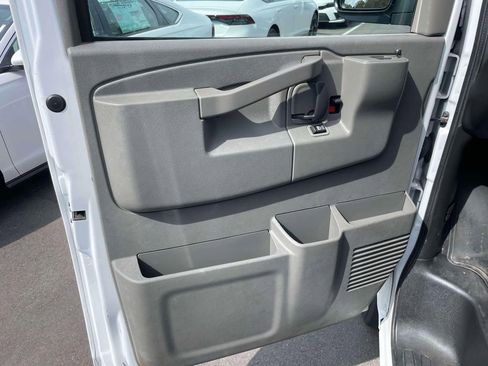 Used 2020 Chevrolet Express 3500 LT w/ LT Preferred Equipment Group RWD image 16