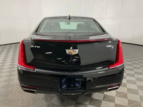 Used 2018 Cadillac XTS Luxury image 5