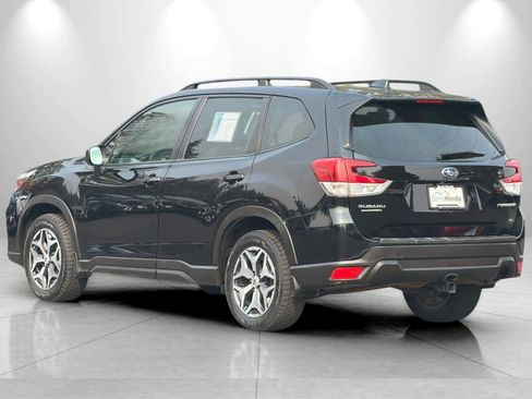 Used 2020 Subaru Forester Premium AWD/4WD image 6