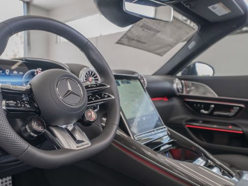 New 2026 Mercedes-Benz SL 63 AMG S e Performance 4MATIC image 8