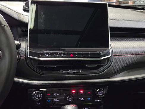 Certified 2022 Jeep Compass Trailhawk w/ Sun and Sound Group image 31