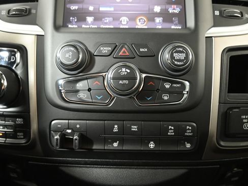 Used 2017 RAM 1500 Big Horn AWD/4WD image 29
